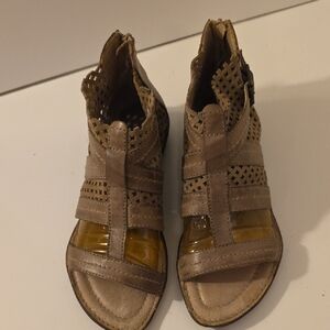 Bussola Beige and Mustard Sandals